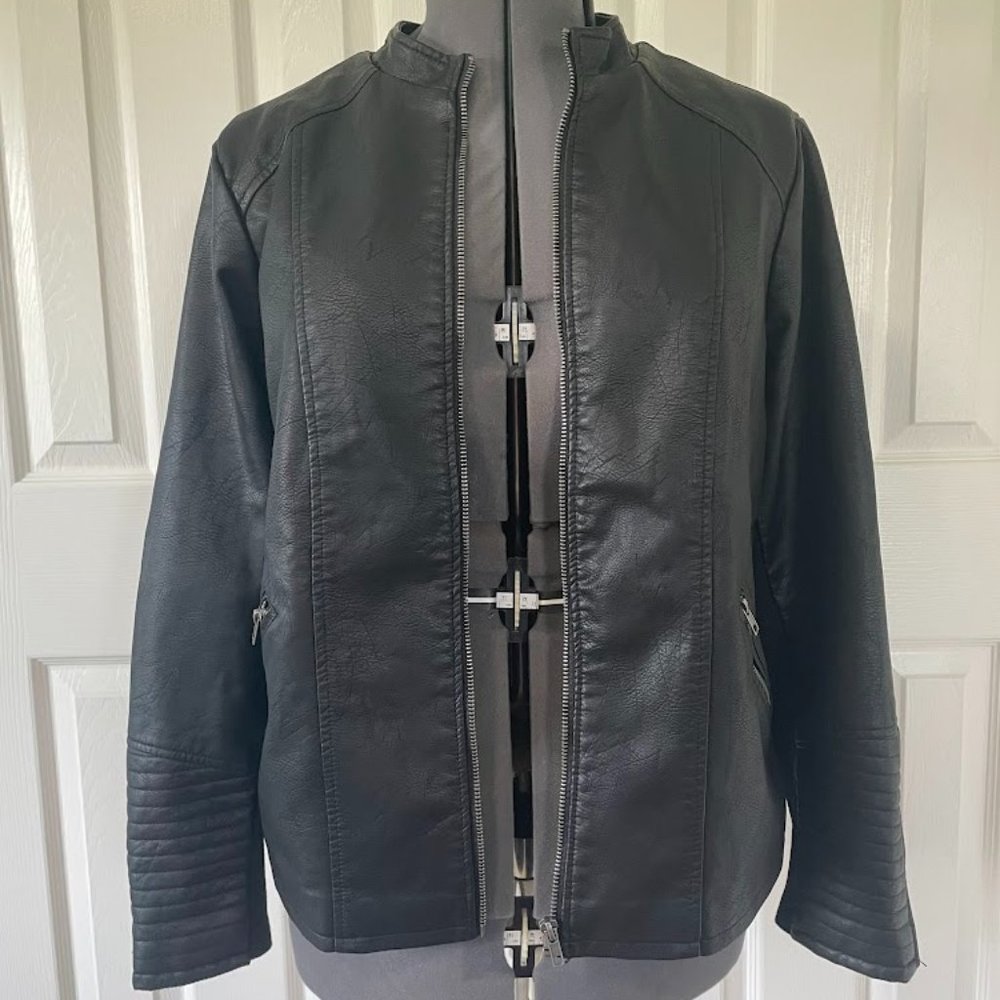 Torrid Black Faux Leather Moto Jacket w/ Full Front Zipper Size 2